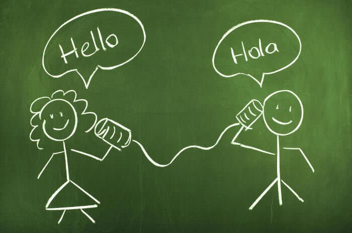 Por qué tu factura mensual de IA en español cuesta hasta un 40% más (y cuándo merece la pena cambiarte al inglés)